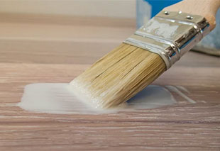 Lakovanie vs. olejovanie parkiet – čo je lepšie?